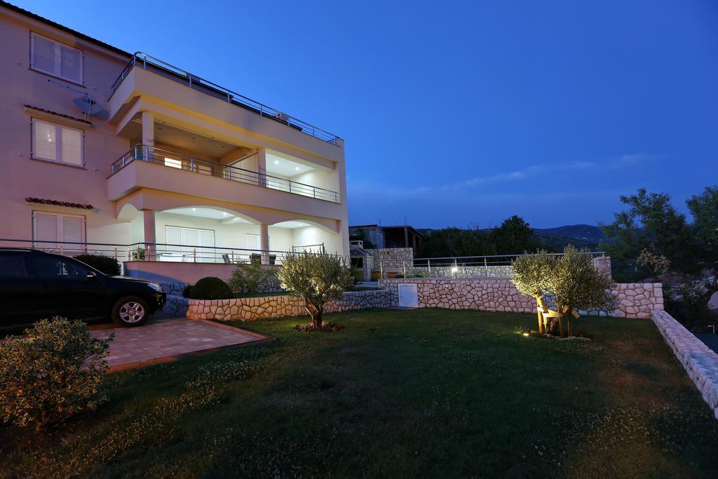 Apartments Villa Residenca Нови-Винодолски Номер фото